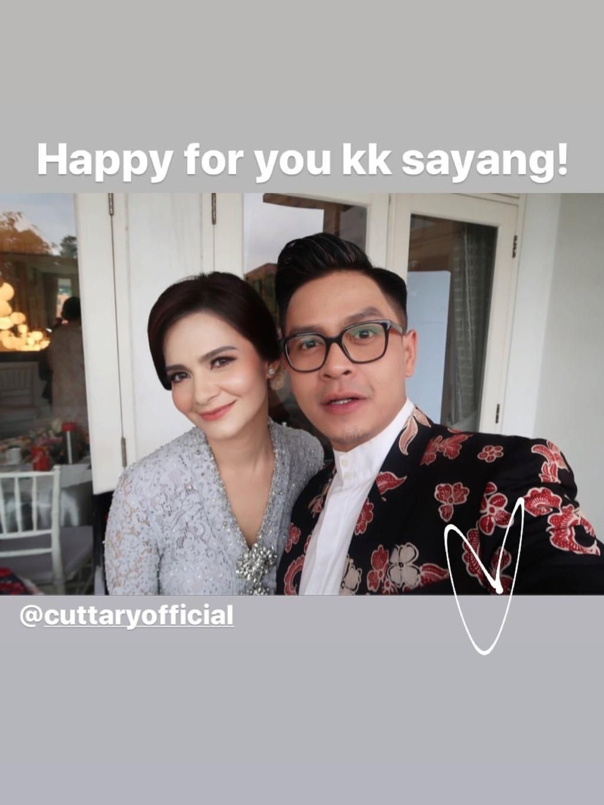 Para sahabat memberikan ucapan selamat dan doanya kepada pasangan Cut Tari dan Richard Kevin yang menikah hari ini&comma; Kamis &lpar;12&sol;12&rpar;&period;