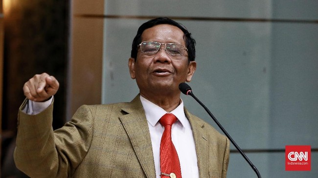 Mahfud MD menduga Formula E ditunda oleh Anies Baswedan karena kecenderungan di banyak dunia menghindari perkumpulan agar terhindar corona.