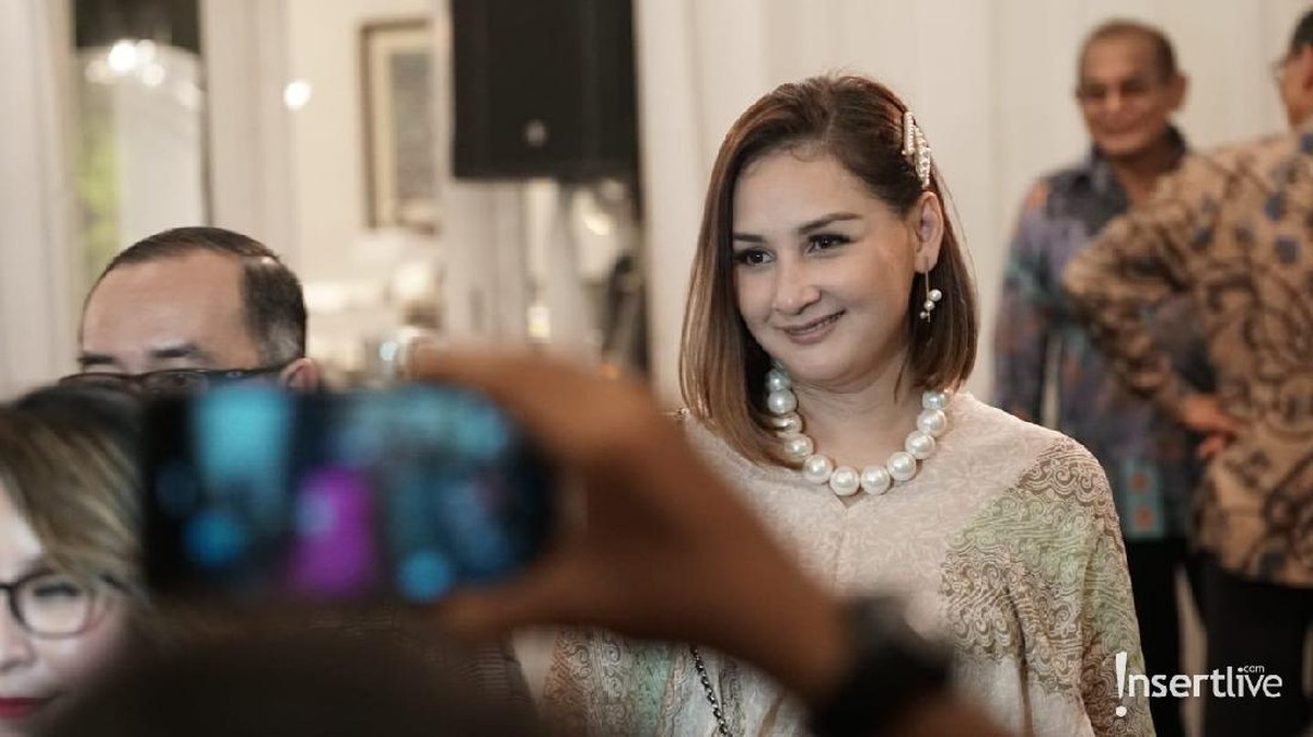 Ini dia deretan para artis yang menjadi tamu di pernikahan Cut Tari dan Richard Kevin&period;