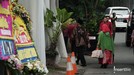 Jelang pernikahan Cut Tari dan Richard Kevin&comma; para tamu undangan mulai penuhi lokasi berlangsungnya akad nikah di Cilandak&comma; Jakarta Selatan&period;