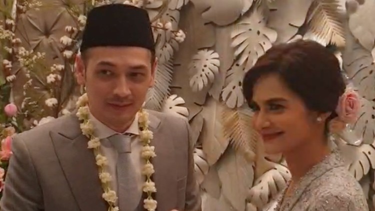 Simak berita terpopuler HaiBunda hari ini, Cut Tari dan Richard Kevin menikah hingga cara tandem nursing.