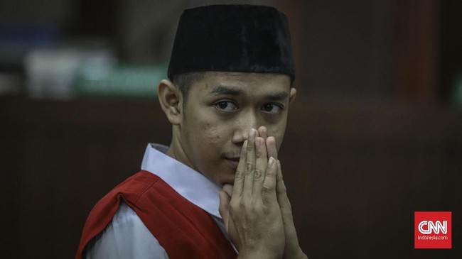 Lutfi Disetrum dan Dianiaya, Polisi Sarankan Lapor Propam Lutfi Alfiandi, demonstran pembawa bendera saat demo pelajar, mengaku disetrum dan dianiaya polisi. Polda Metro Jaya menyarankan lapor Propam.