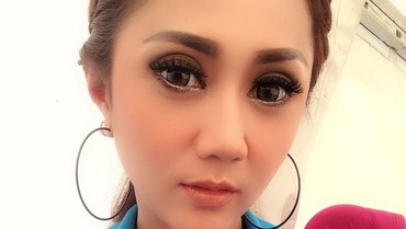 img-title Ungkap Penyakit Kanker yang Diderita, Tangis Aida Saskia Pecah