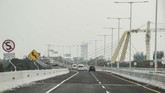 FOTO: Menengok Tol Layang Japek II yang Pangkas Kemacetan Presiden Jokowi baru saja meresmikan tol layang Jakarta-Cikampek. Jokowi mengklaim tol ini bisa memangkas kemacetan dan 30 persen waktu tempuh.