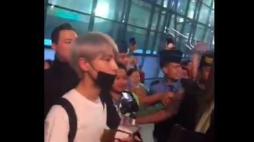 NCT Dream Tiba di Jakarta Disambut Ribuan Fans