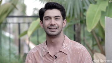 REZA RAHADIAN SEMPAT KELUAR DARI RUMAH