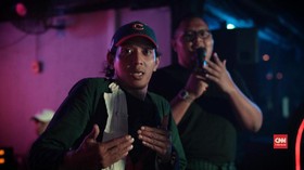 VIDEO: Kala Oomleo Berkaraoke
