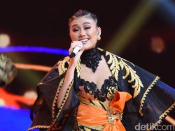 Agnez Mo Ajari Jason Derulo Bahasa Indonesia, Bilang Aku Sayang Kamu