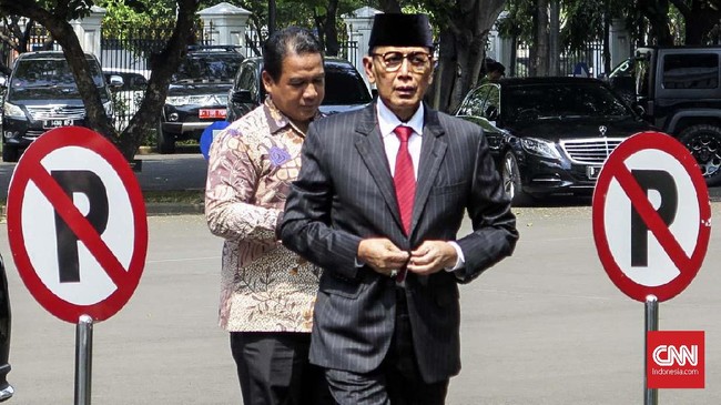 Sejumlah tokoh sudah merapat ke Istana Negara menjelang pelantikan Wantimpres oleh Presiden Joko Widodo, mulai dari Wiranto hingga Soekarwo dan Angung Laksono.