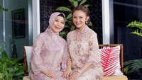 <p>Bunda Eni pasti bangga ya punya anak yang sukses menjadi penyanyi terkenal di Indonesia. Nah, kalau Bunda mau menyaksikan penampilan Rossa, jangan melewatkan acara HUT ke-18 Transmedia pada tanggal 14-15 Desember 2019. Cara mendapatkan tiketnya bisa klik di sini. (Foto: Instagram @itsrossa910)</p>