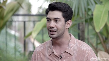 img-title Jatuh Cinta Mendalam Pada Seseorang, Reza Rahadian Sempat Patah Hati