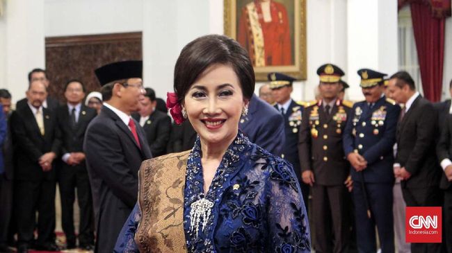 Ratu Kosmetik Putri Kuswisnu Wardani Jadi Pembisik Jokowi Putri Kuswisnu Wardani, bos Mustika Ratu sekaligus anak pendirinya Mooryati Soedibyo menjadi satu dari 9 anggota Wantimpres.