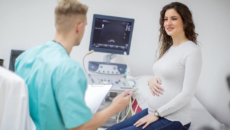 Sebagian ibu hamil mungkin khawatir, tes USG akan berpengaruh pada perkembangan janin dalam kandungan. Intip faktanya.