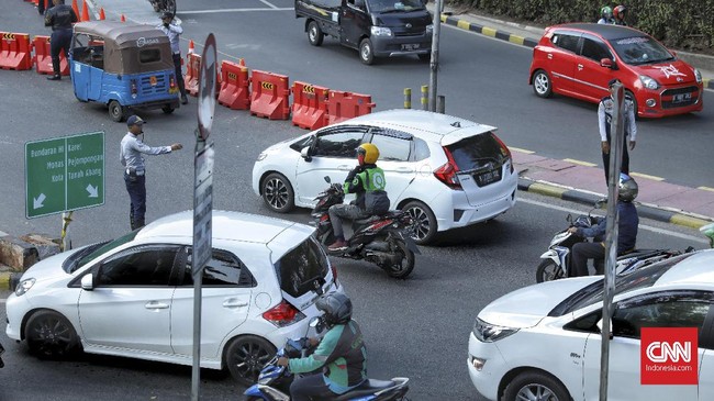 Pemprov DKI Jakarta bakal merekayasa lalu lintas dengan menutup jalan di sekitar Jakarta International Stadium pada pelaksanaan Salat Iduladha, Minggu (10/7).