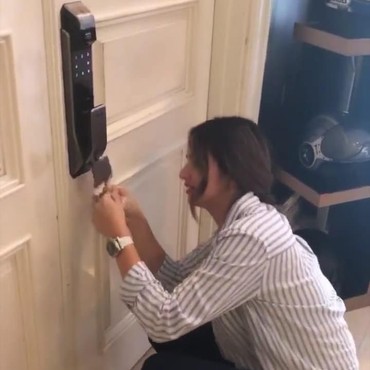 Nia Ramadhani Nggak Bisa Buka Pintu Kamarnya Sendiri, Saking Canggihnya