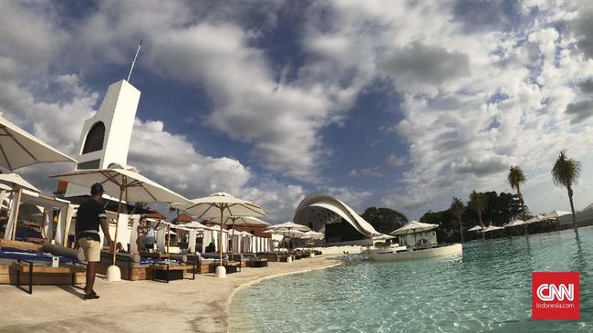 Melantai di Mediterania, Dicumbu Senja Langit Canggu Ada beach club baru yang bernuansa Mediterania di Canggu, Bali. Musik chill house dan pemandangan sunset jadi jagoannya.