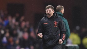 Gerrard Legenda Ketujuh Masuk Hall of Fame Liga Inggris
