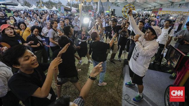 Akhir pekan panjang kali ini berisi sejumlah penampilan gig di berbagai daerah di Indonesia, selain daripada acara kampanye akbar.