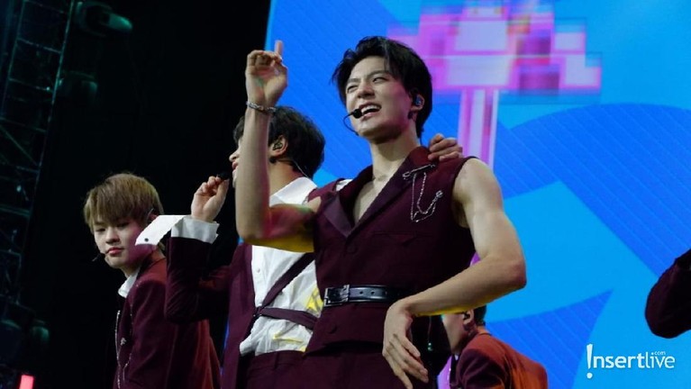 7 Potret Keren NCT Dream di HUT Transmedia Ke-18 Beberapa potret keren saat personel NCT Dream tampil keren di HUT Transmedia ke-18.