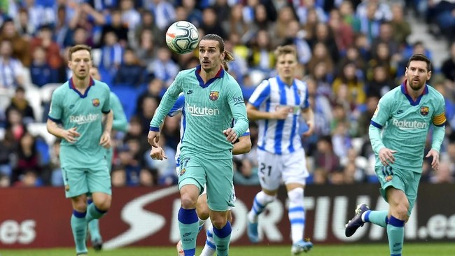 Barcelona hanya mampu meraih satu angka dari markas Real Sociedad di Stadion Reale Arena, Donostia San Sebastian, Spanyol, Sabtu (14/12) malam WIB.