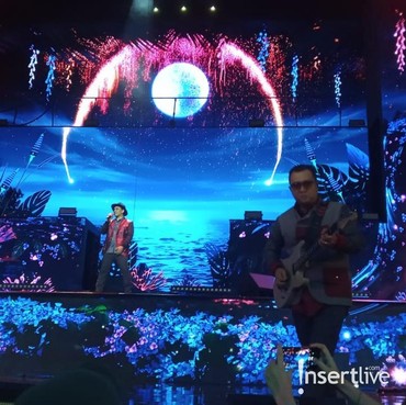 Penampilan Band Padi Bawa Rasa Rindu HUT Transmedia Ke-18