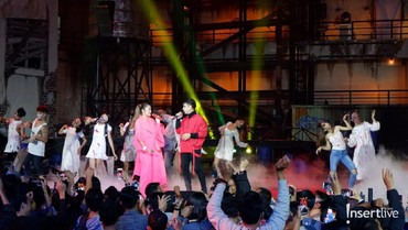 img-title Ribuan Zombie Penuhi Penampilan Keren Ilir 7 dan Siti Badriah
