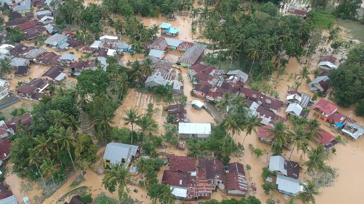 FOTO: Banjir Bandang Terjang Solok