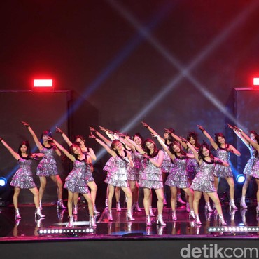 Lirik Lagu Pesawat Kertas 365 Hari - JKT 48