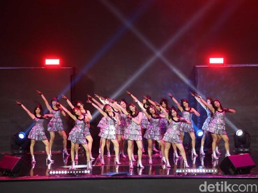img-title Lirik Lagu Pesawat Kertas 365 Hari - JKT 48