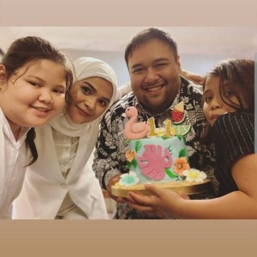 Terpopuler: Kisah Rosmanizar-Didi Mahardika hingga Penampilan Baru Syahrini