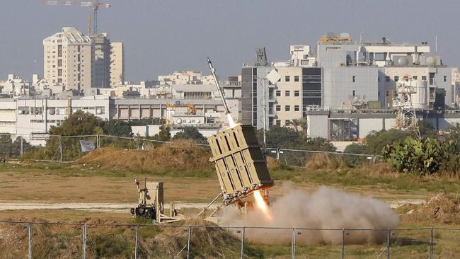 Iron Dome sangat diandalkan oleh Israel untuk menghalau rudal dari Palestina, kini dilirik negara-negara timur tengah.