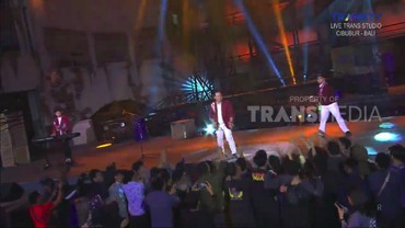 Band Wali Ajak Penonton Nyanyi Bareng di HUT Transmedia
