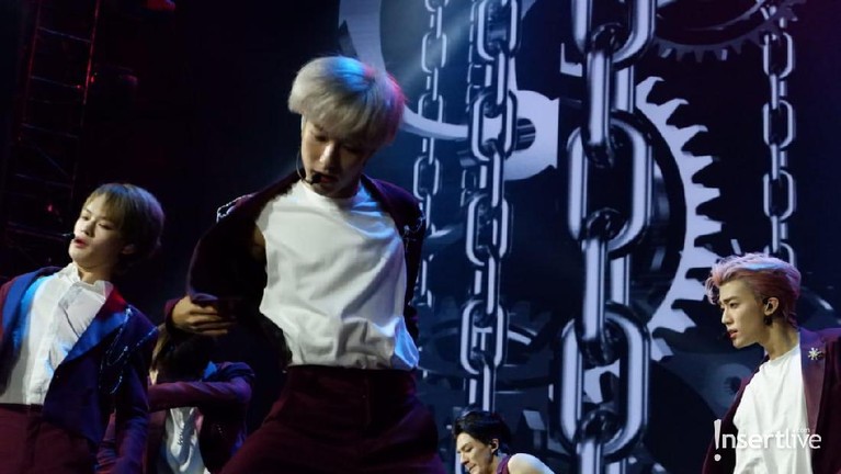 Beberapa potret keren saat personel NCT Dream tampil keren di HUT Transmedia ke-18.
