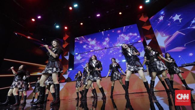 Pihak manajemen JKT48 mengumumkan akan melakukan pengurangan jumlah member dan staf, sebagai langkah penyelamatan akibat terdampak pandemi Covid-19.