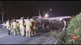 VIDEO: Pesawat Cessna Mendarat Darurat di Jalanan San Diego