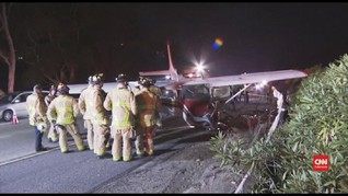 VIDEO: Pesawat Cessna Mendarat Darurat di Jalanan San Diego
