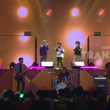 Bahagiakan Penggemar, Yovie and Nuno Reuni di HUT Transmedia