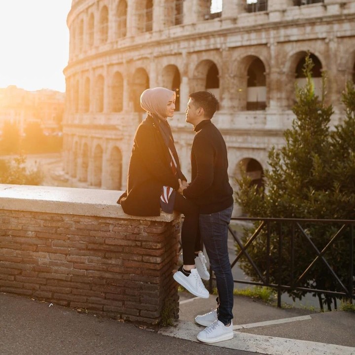 Citra Kirana dan Rezky Aditya kini tengah berbulan madu ke Italia, Bunda. (Foto: Instagram @citraciki)