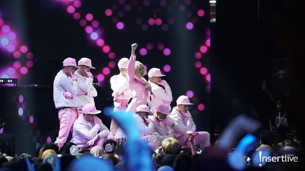 Raisa&comma; Bunga Citra Lestari&comma; Ayu Ting Ting dan Marcell menjadi penyanyi yang juga mengisi kemeriahaan HUT Transmedia ke-18&period;