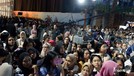 Histeris, Ribuan EXO-L Padati Trans Studio Cibubur Ribuan EXO-L sudah mulai memadati lokasi konser HUT Transmedia ke-18. Para penggemar EXO terdengar histeris kala nama idolanya dipanggil satu per satu.
