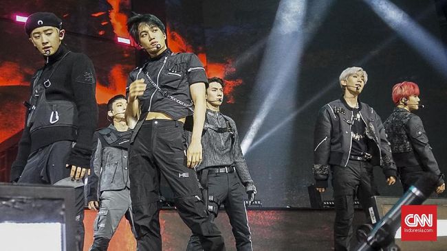 Boyband EXO akan segera kembali dengan karya-karya terbarunya dalam album berjudul Don't Fight the Feeling.