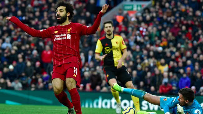 Penyerang sayap Liverpool, Mohamed Salah dikritik karena tidak mengoper bola pada Takumi Minamino di laga melawan Wolves.