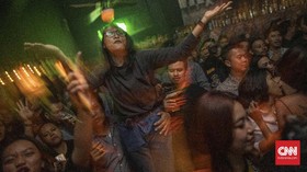 FOTO: Ingar-Bingar Karaoke Massal Milenial