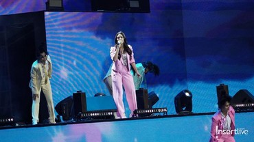img-title Raisa Ajak Bernyanyi Penonton di HUT Transmedia dengan 'Could It Be'