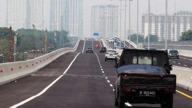 Jasa Marga memastikan arus lalu lintas Tol Jakarta-Cikampek II elevated sudah normal. Semua jalur dapat dilintasi terhitung sejak pukul 14.10 WIB.