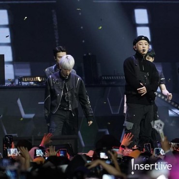 EXO Bawakan 'Smile on My Face', Lautan Lightstick EXO-L Menyala