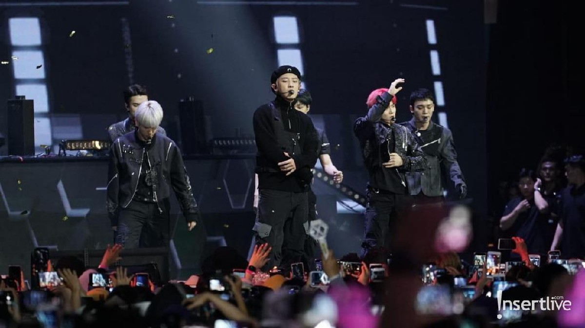 Di penampilan pertamanya untuk HUT Transmedia ke-18&comma; EXO membawakan dua lagu&comma; Love Shot dan Ooh La La La&period;