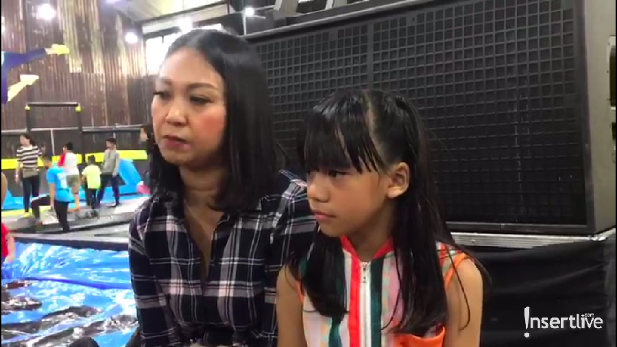Cerita Neona, Putri Nola Be3 Ingin Keliling Dunia Neona ingin pergi ke Norwegia melihat aurora.