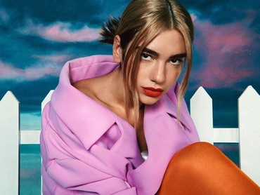 Gaun Rp98,5 Juta Dua Lipa Disebut Mirip Baju Tidur