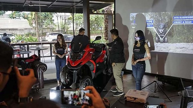 Skutik Qooder dijual Rp357 juta on-the-road Jakarta. Qooder merupakan skutik roda empat pertama di Indonesia.